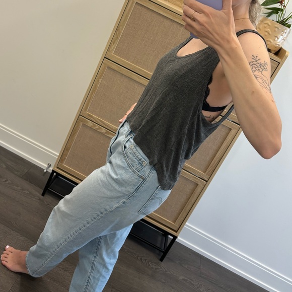 FREE Brandy Melville One Size Slouchy Backless Tanktop - Picture 3 of 9